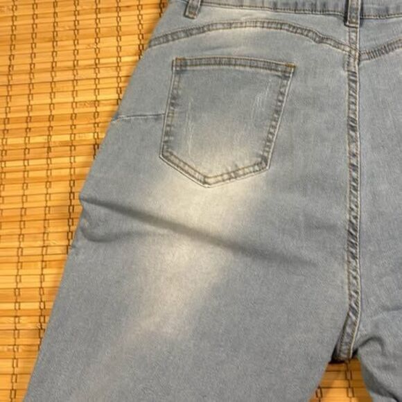 Women’s Jeweled Denim Jeans, NEW - Picture 4 of 4